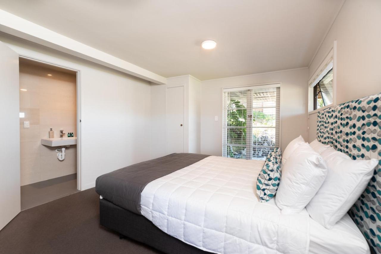 The Tide Watcher - Okiato Holiday Home Opua Buitenkant foto
